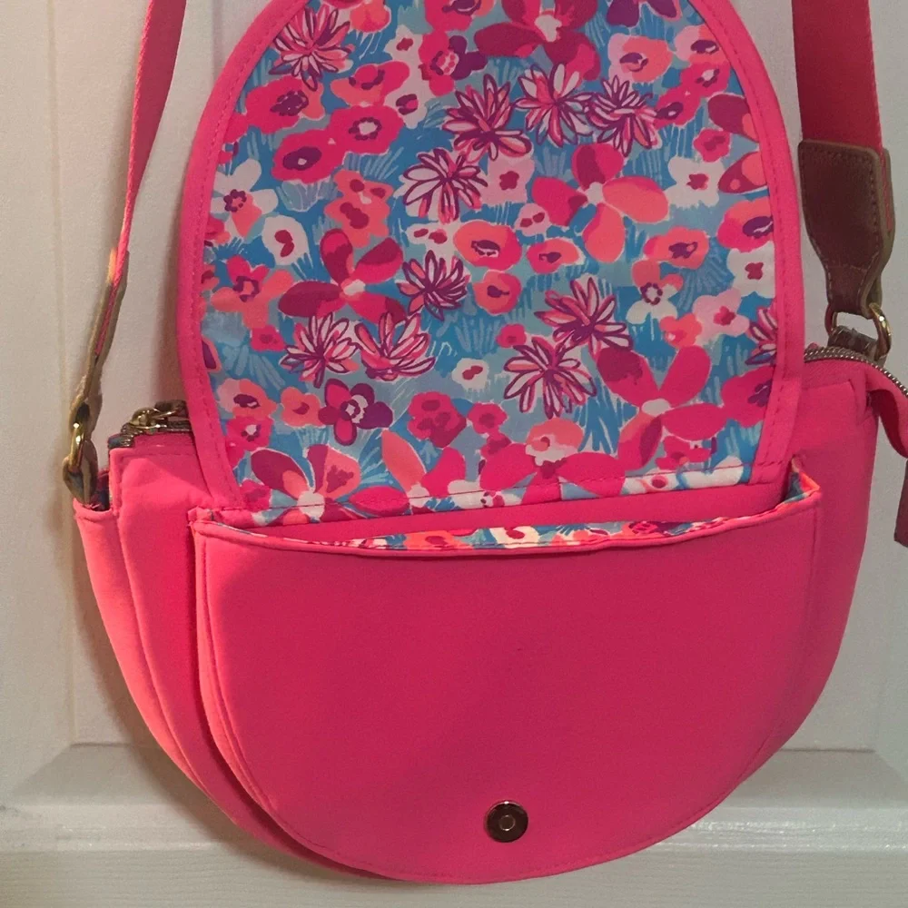 Lilly Pulitzer neoprene, Barbie pink Crossbody Giovanna bag purse 10.5 x 8“flaws - Picture 9 of 16